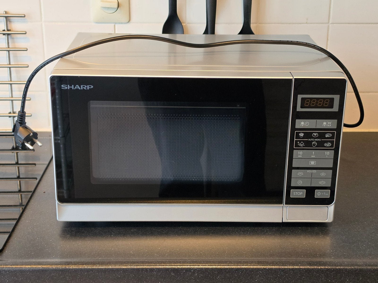 Sharp R242INW magnetron – 800W / 20 liter, Ophalen, Gebruikt, Magnetron, Draaiplateau