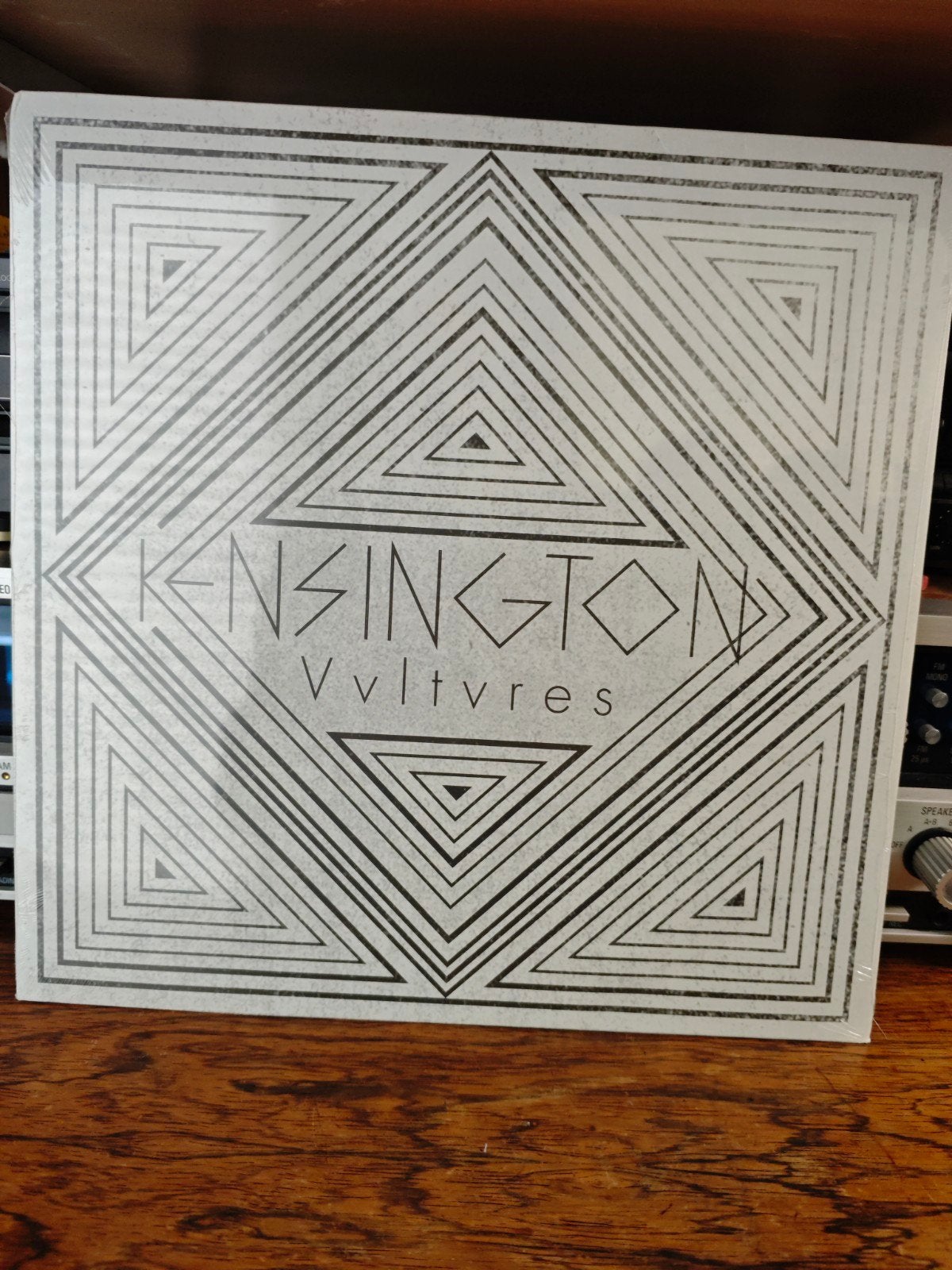 Kensington - Vultures LP (Nieuw in verpakking), Ophalen of Verzenden, Nieuw in verpakking