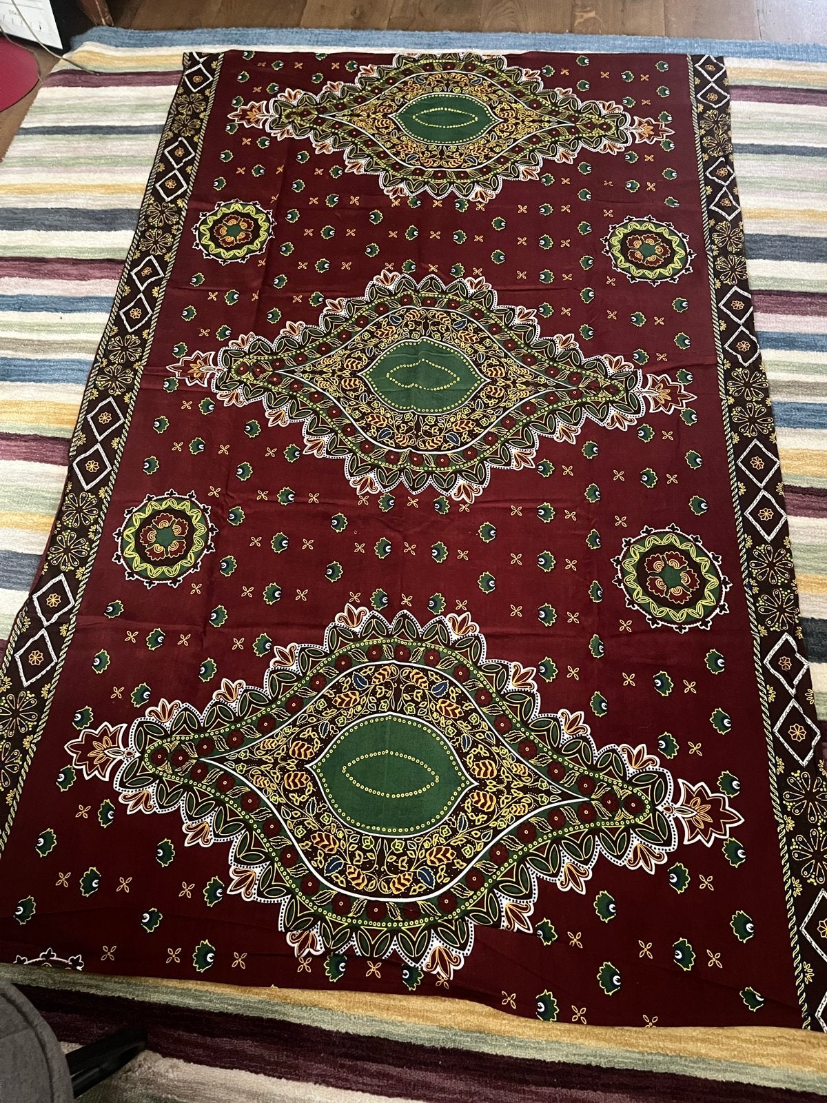 Prachtige Indonesisch kleed/sarong, 200 cm of meer, Ophalen of Verzenden, Zo goed als nieuw, 30 tot 120 cm