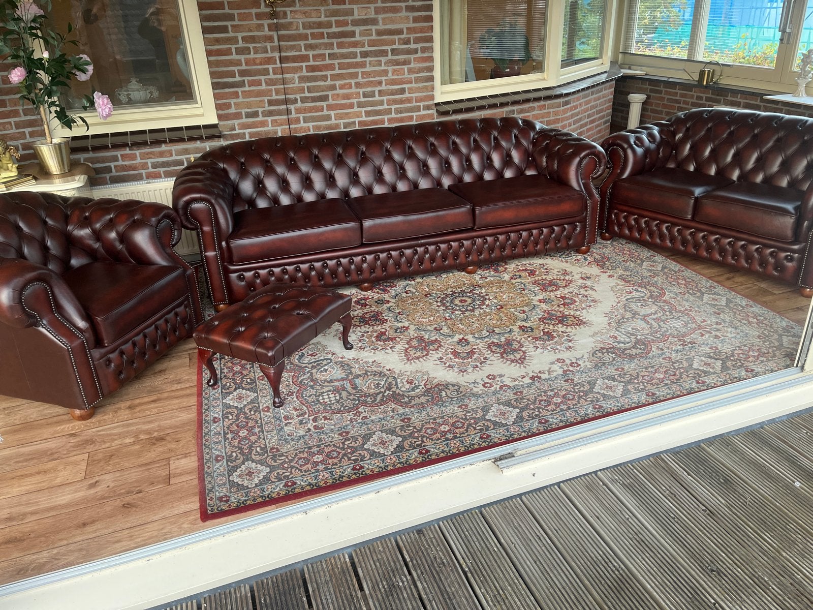 Luxe Delta Chesterfield Zitgroep - Made in England, Ophalen, Zo goed als nieuw, Leer