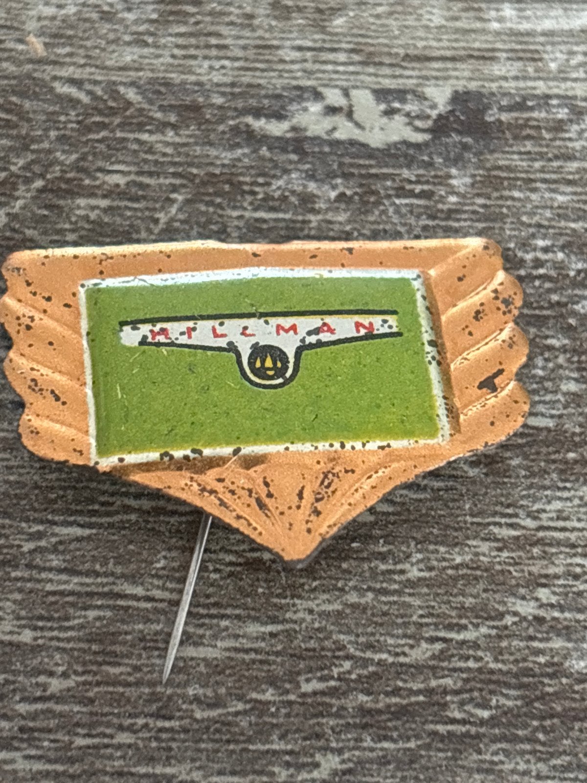 Vintage Hillman Motor Car Great Britain Speldje Pin, Ophalen of Verzenden, Gebruikt, Merk, Speldje of Pin