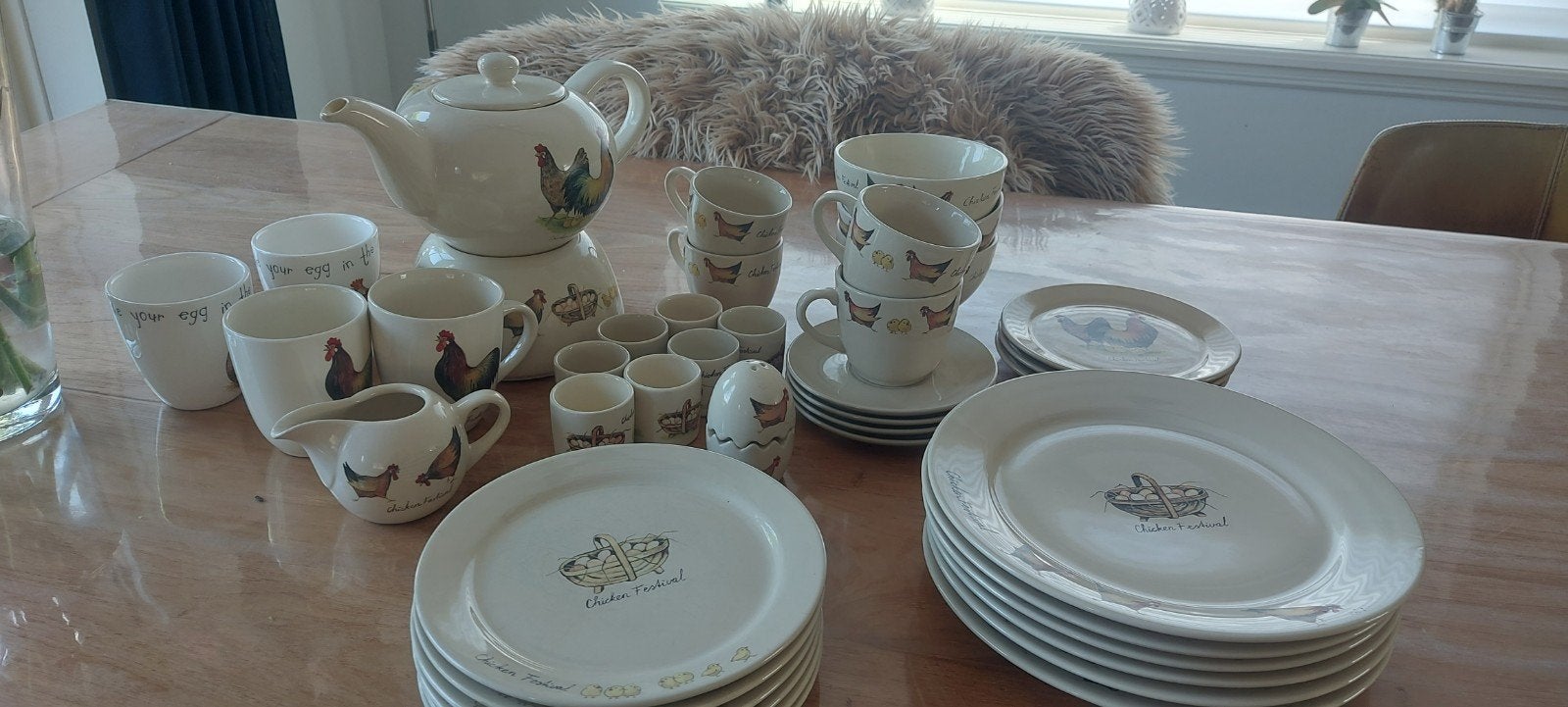 Uitgebreid servies met kippenmotief - Zo goed als nieuw, Keramiek, Ophalen of Verzenden, Zo goed als nieuw, Overige stijlen