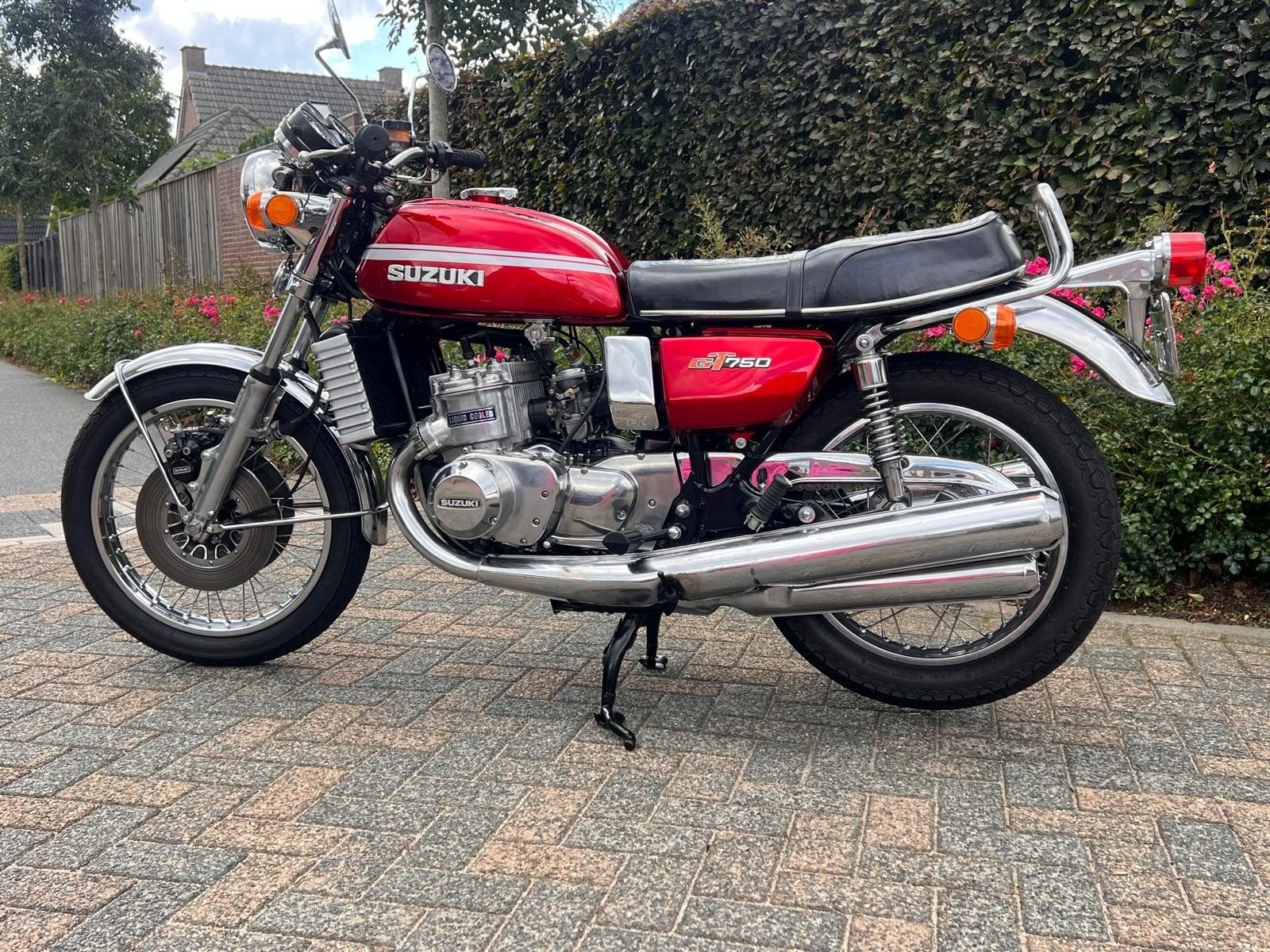 Suzuki gt750, Motoren, 750 cc