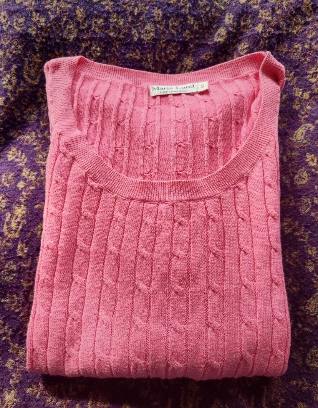 Marie Lund, dunne roze katoenen trui, ingebreide kabel, mt S, Ophalen of Verzenden, Roze, Maat 36 (S), Marie Lund