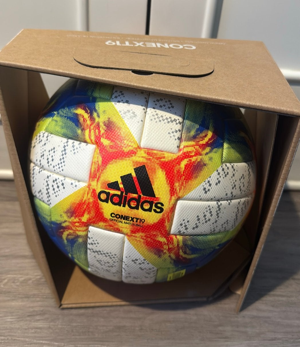 Adidas Conext19 Official Match Ball, Ophalen of Verzenden, Zo goed als nieuw, Buitenlandse clubs, Shirt