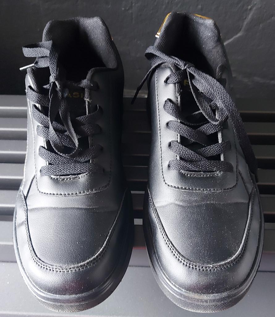 leuke sneakers zwart/goud mt 40,5, Zwart, Nieuw, Ophalen of Verzenden, Sneakers of Gympen