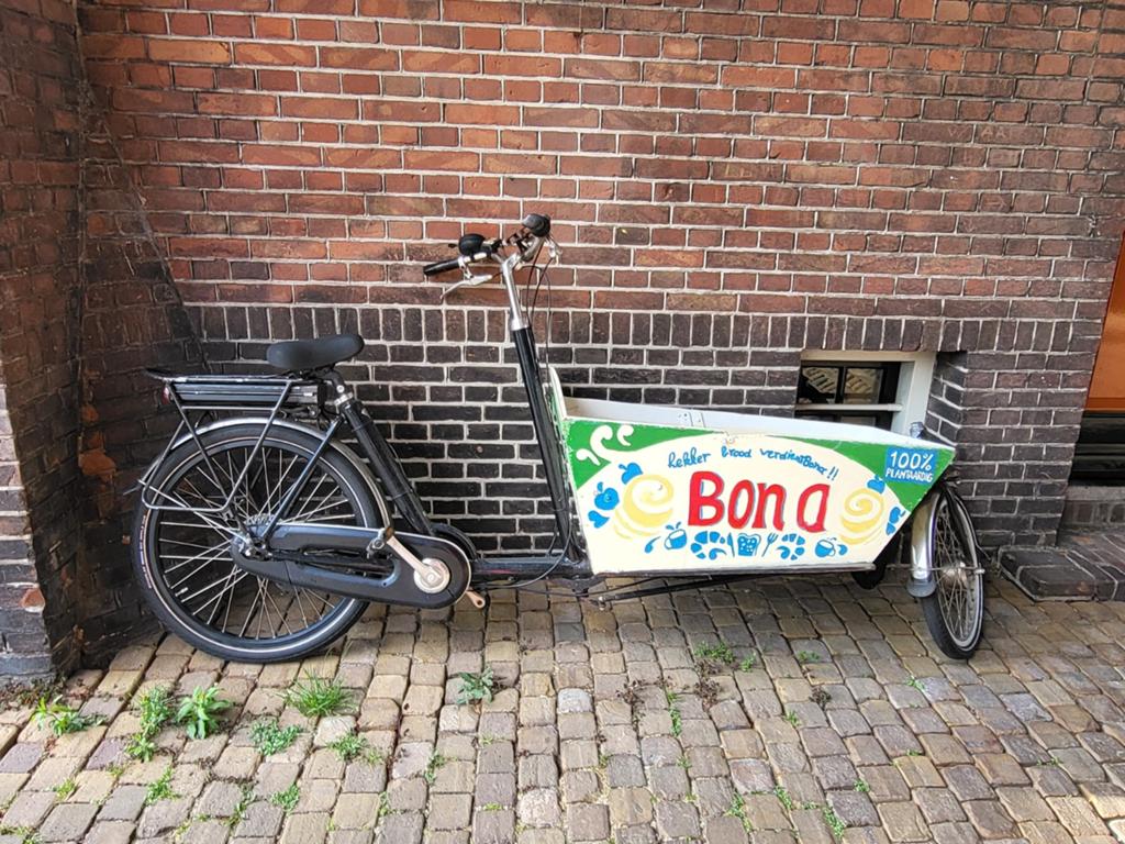 Electrische bakfiets punt nl cargobike long zwart, 3 accu's, Fietsen en Brommers, Fietsen | Bakfietsen, Ophalen, Gebruikt, 2 kinderen