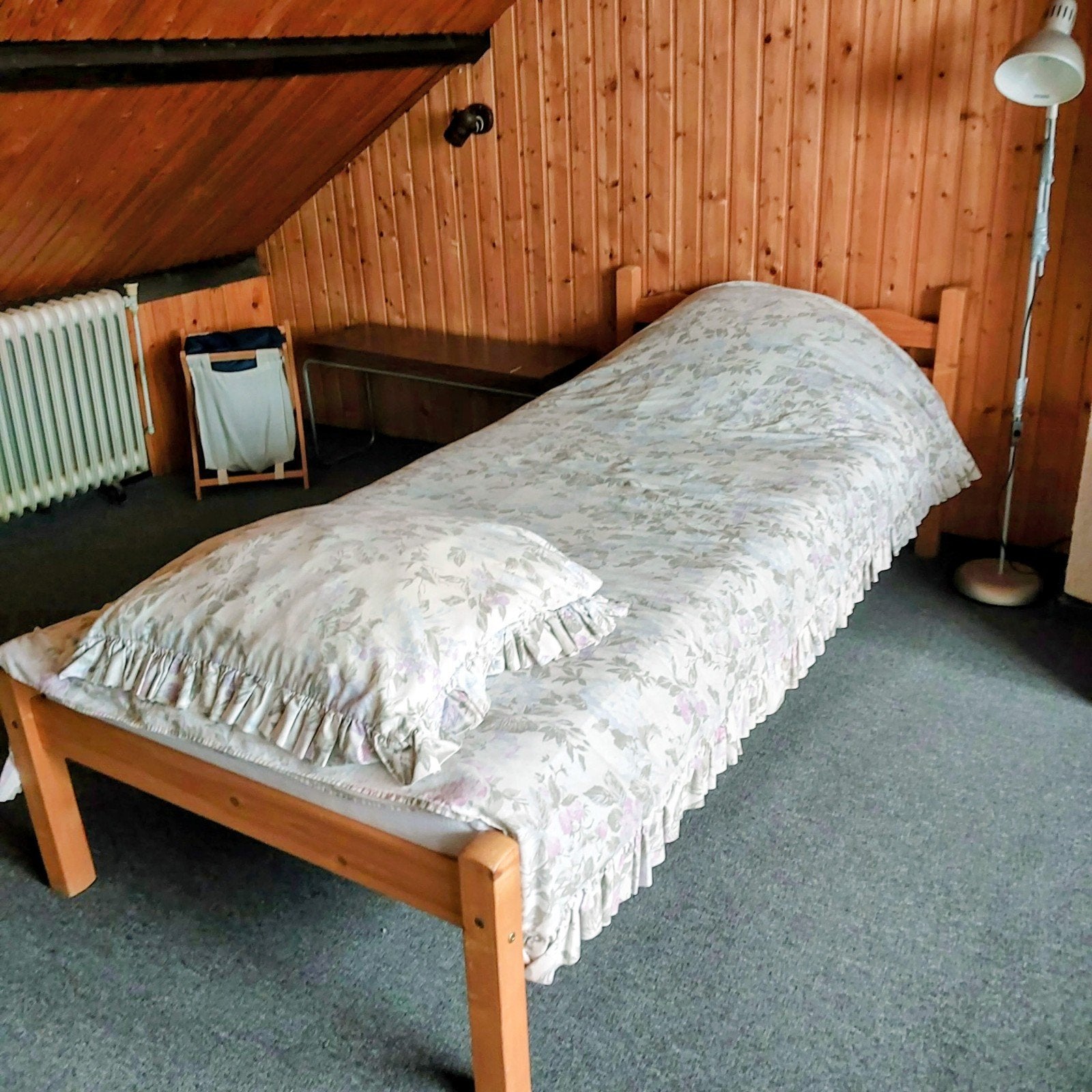 Logeerbed inclusief matras en toebehoren, Ophalen, Gebruikt, 90 cm, Eenpersoons