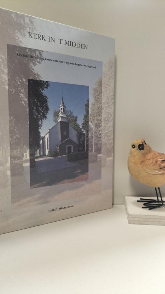 Minderhoud, Huib D.;Kerk in ‘t midden (Nieuw Amsterdam/Veeno, Ophalen of Verzenden, Gelezen, Christendom | Protestants