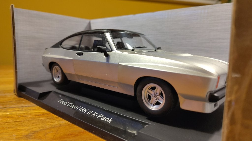 Ford Capri MK2 X-pack - 1975 - 1:18, Ophalen of Verzenden, Nieuw, Auto, Overige merken