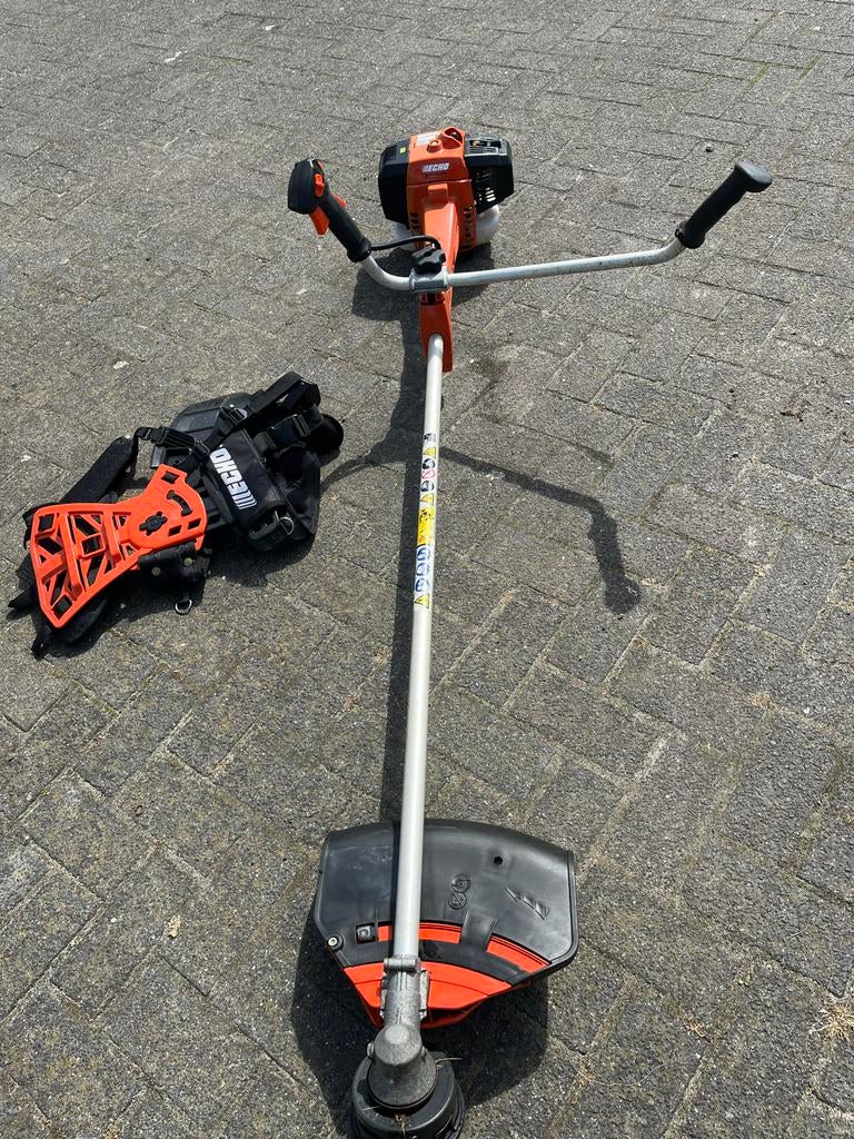 Echo SRM-420TES Bosmaaier met draagtuig, Tuin en Terras, Bosmaaiers, Ophalen of Verzenden, Zo goed als nieuw, 30 tot 50 cm, Benzine