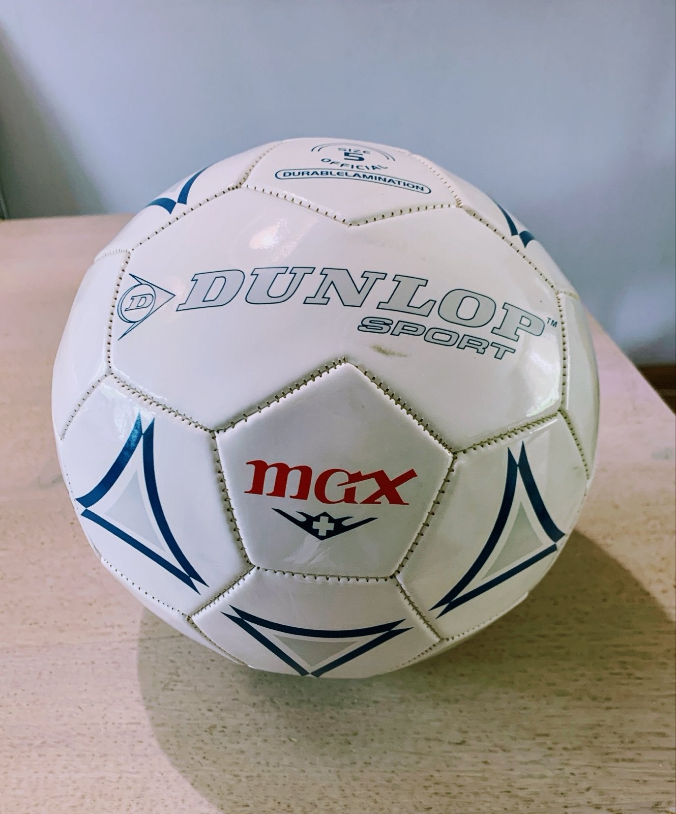 Dunlop Sport Voetbal Maat 5 - Wit met Blauwe Details, Maat XL, Ophalen, Gebruikt, Bal