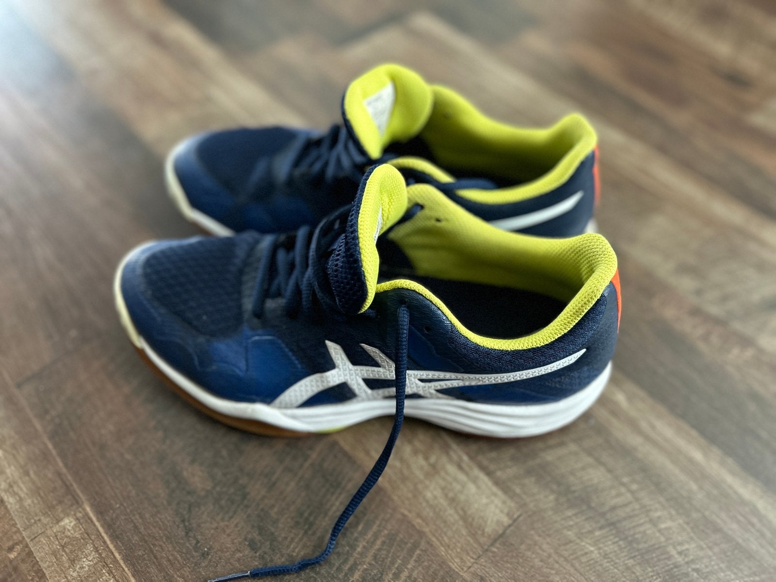 Asics zaalschoenen maat 40, Ophalen, Gebruikt, Hardloopschoenen, Asics