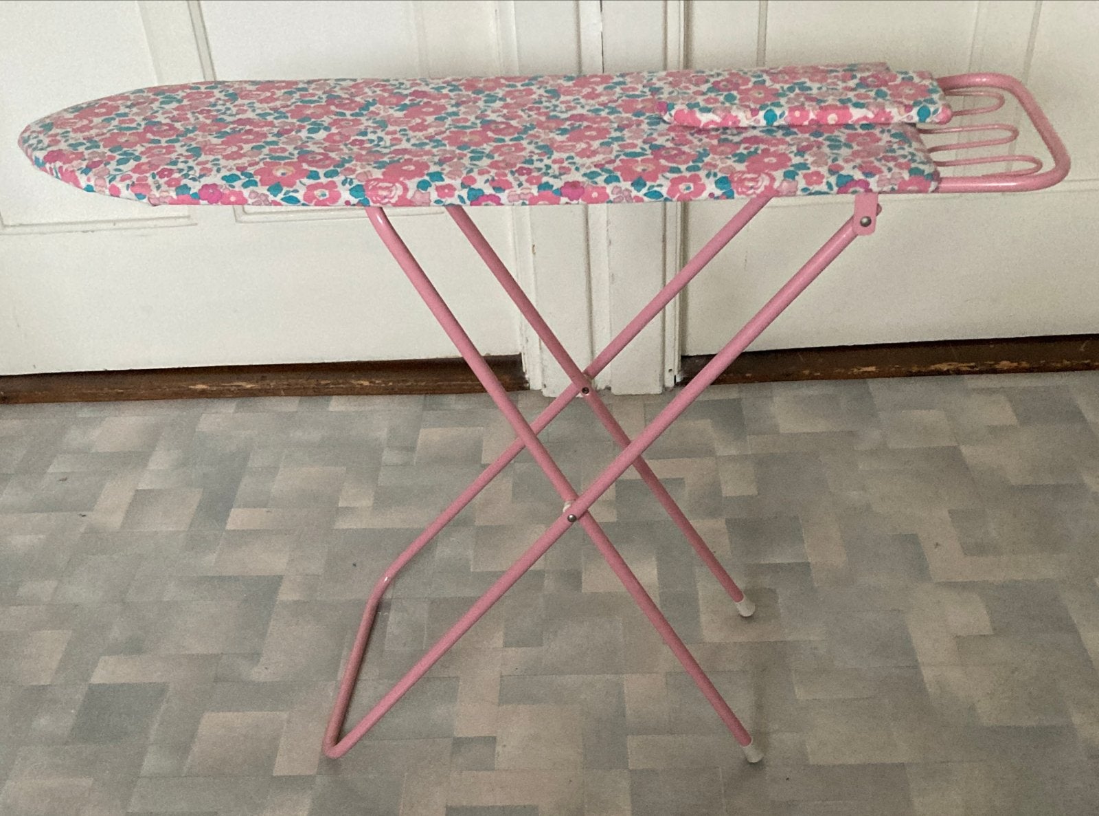 Roze speelgoed strijkplank met bloemenprint, Ophalen of Verzenden, Zo goed als nieuw, Jongen of Meisje