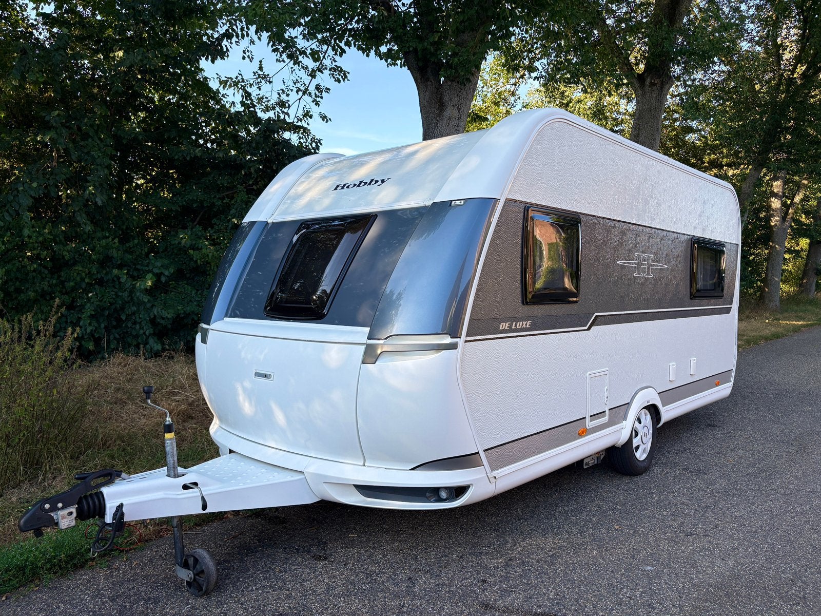 Snel ophalen:  Hobby De Luxe 455 UF 2019 | Mover | Dorema, Caravans en Kamperen, Caravans, Rondzit, Hobby, Dwarsbed, Particulier