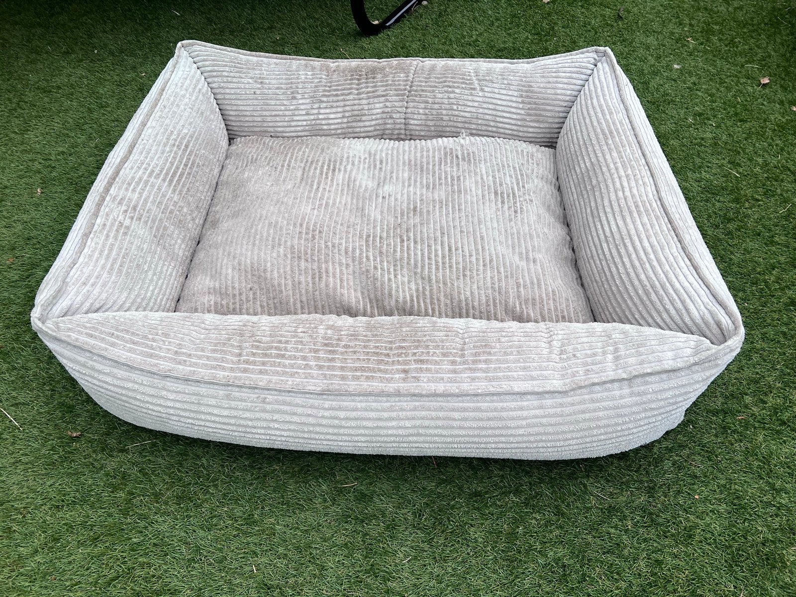 Designed bij Lotte. Beige. Grote hond, Dieren en Toebehoren, Ophalen, Gebruikt