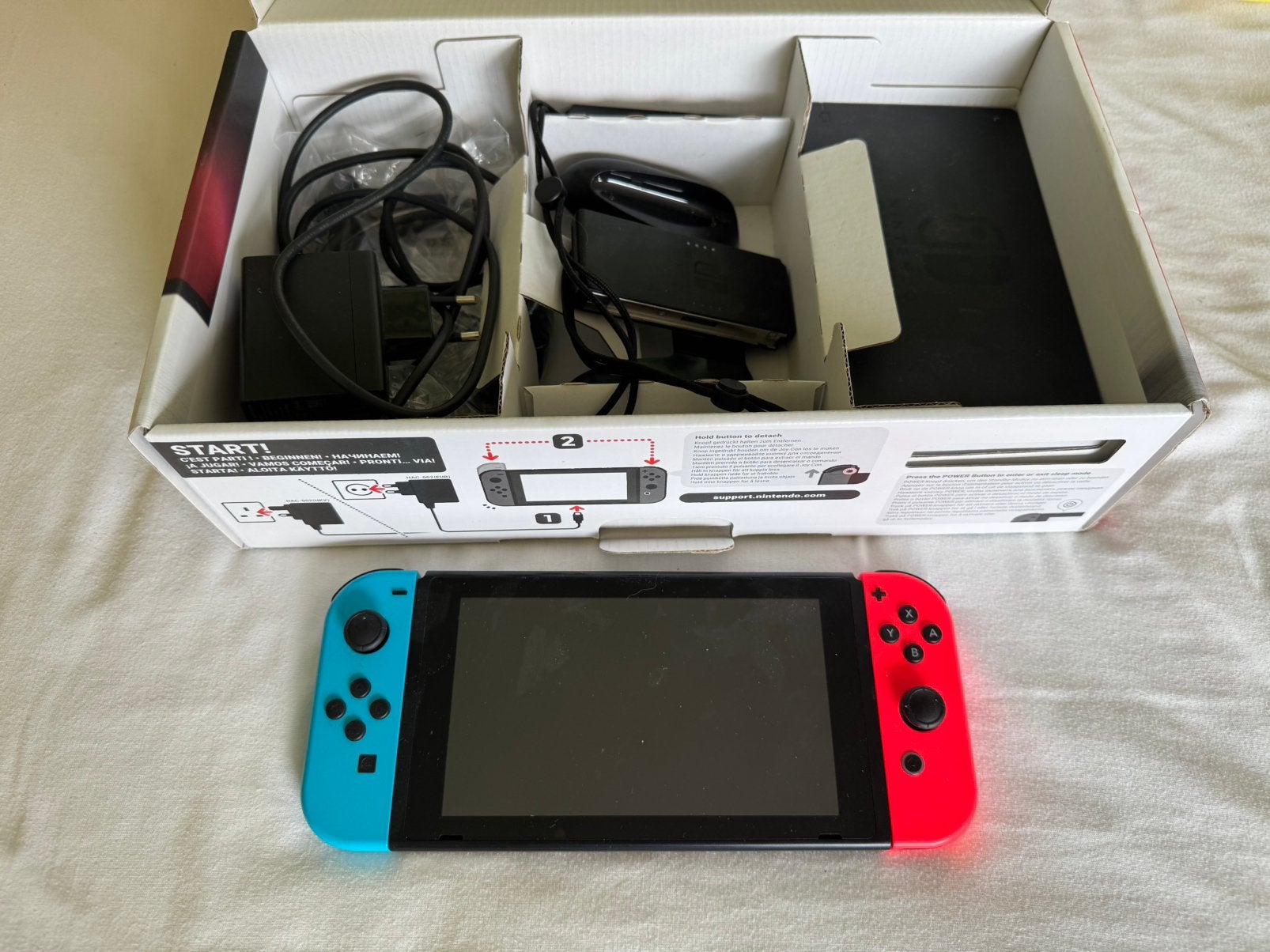 Nintendo switch v1, Spelcomputers en Games, Ophalen, Zo goed als nieuw, Met 2 controllers, Switch Original