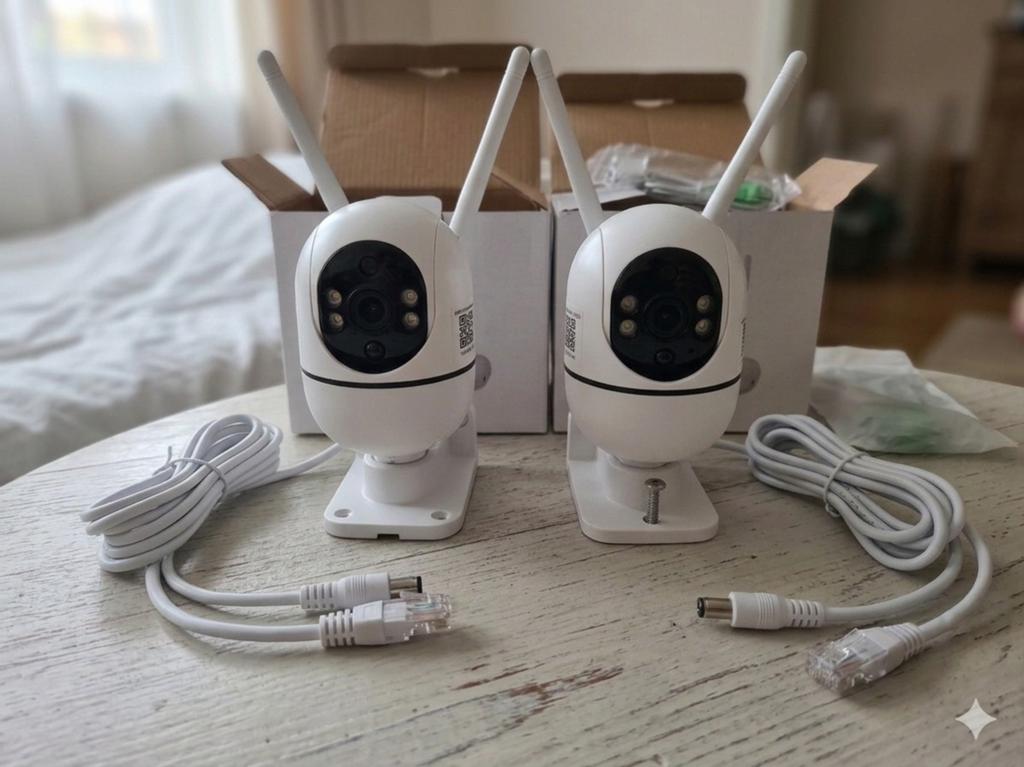 Set van 2 Nieuwe Beveiligingscamera's - Binnencamera, Ophalen of Verzenden, Nieuw, Binnencamera