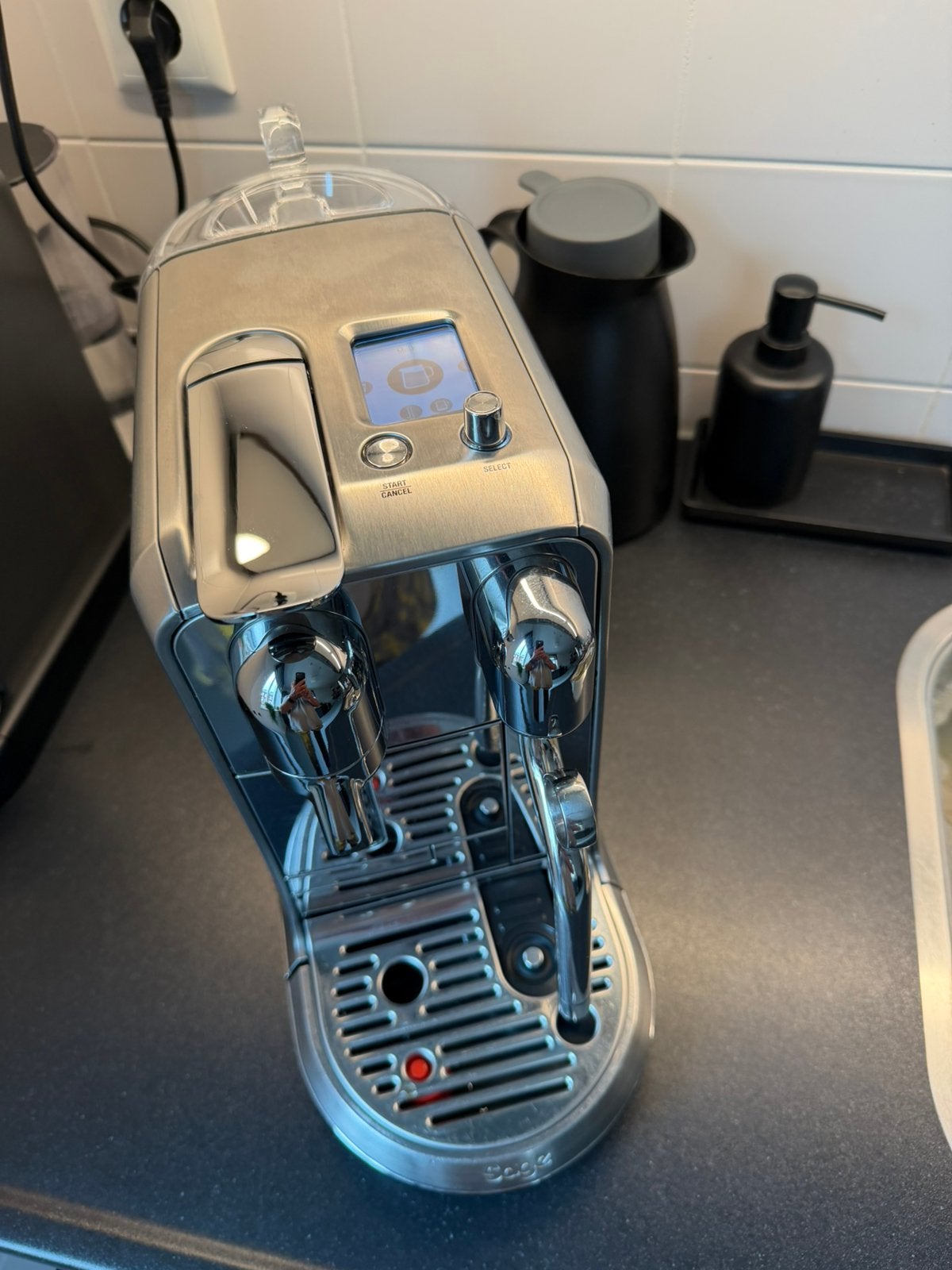 Nespresso Creatista Plus.  RVS! Werkt 100%, Ophalen of Verzenden, Zo goed als nieuw