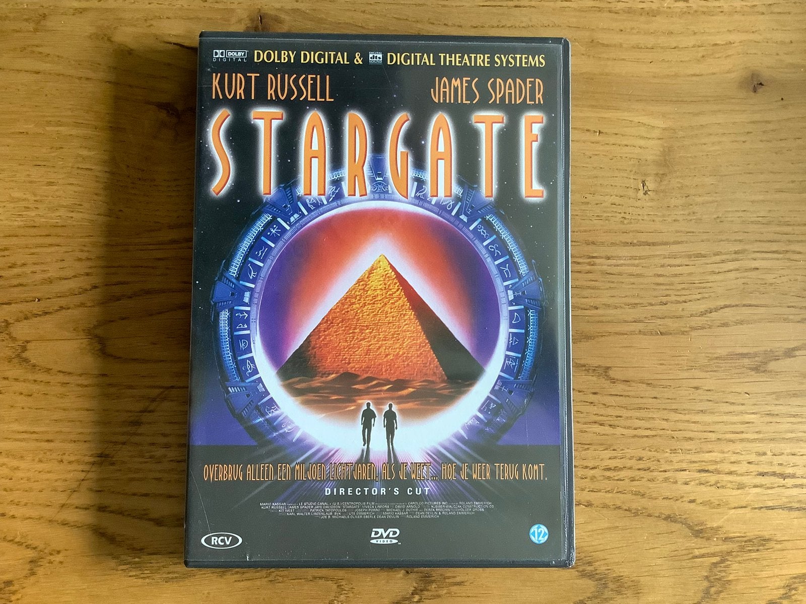 9). STARGATE met o.a. Kurt Russel, James Spader., Ophalen of Verzenden, Zo goed als nieuw