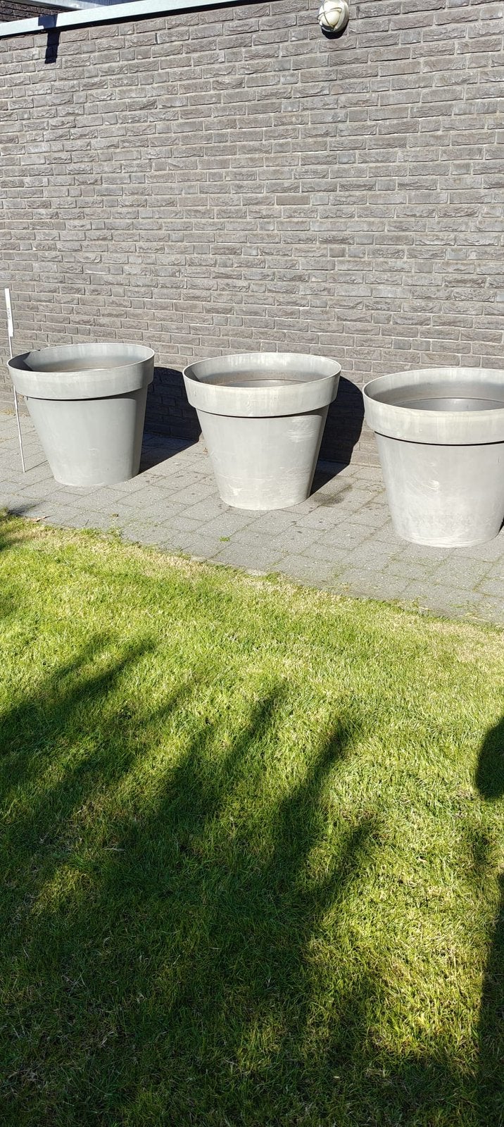 Grote bloembakken voor buiten, Tuin en Terras, Ophalen, Zo goed als nieuw, Rond, Kunststof