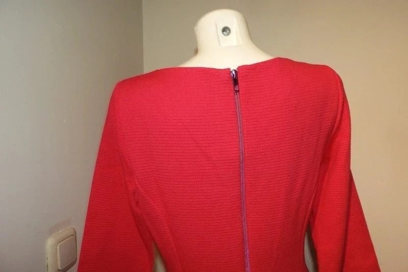 Boutique Moschino mooie jurk onderkant uitlopend deel D40, Maat 38/40 (M), Verzenden, Zo goed als nieuw, Knielengte
