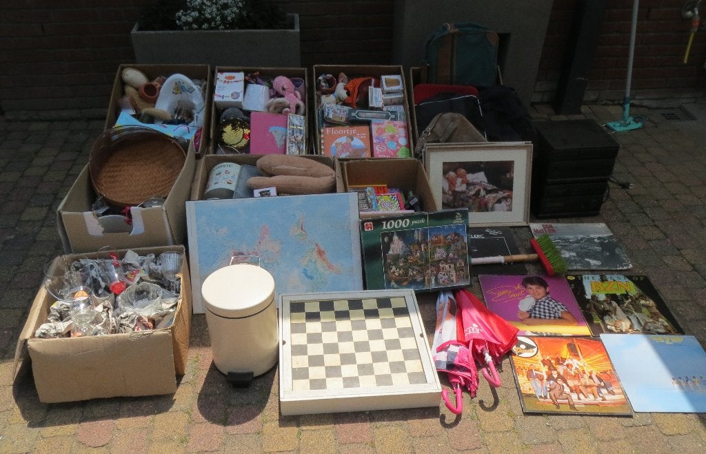 8 dozen rommelmarktspullen en nog wat losse artikelen, Ophalen, Gebruikt