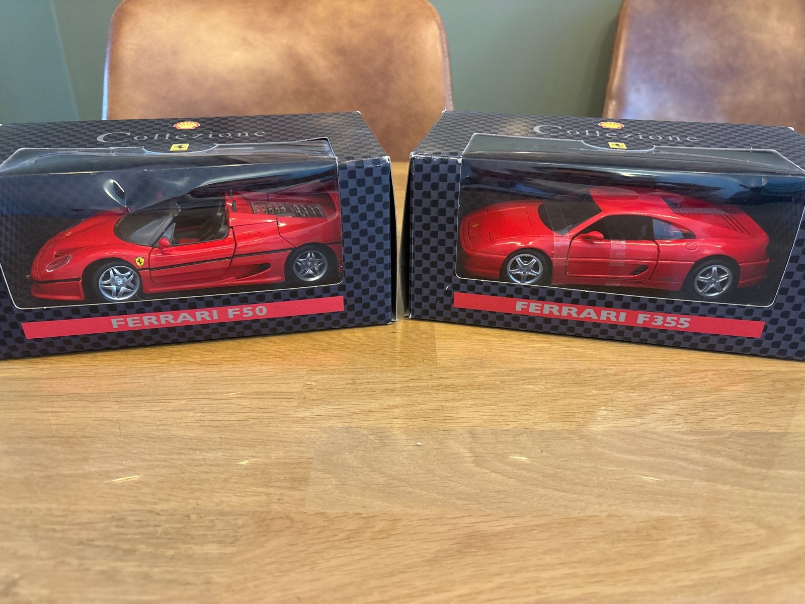Ferrari F50 en F355 modelauto's 1:24- Shell Collezione, Hobby en Vrije tijd, Ophalen of Verzenden, Zo goed als nieuw, Auto, Overige merken