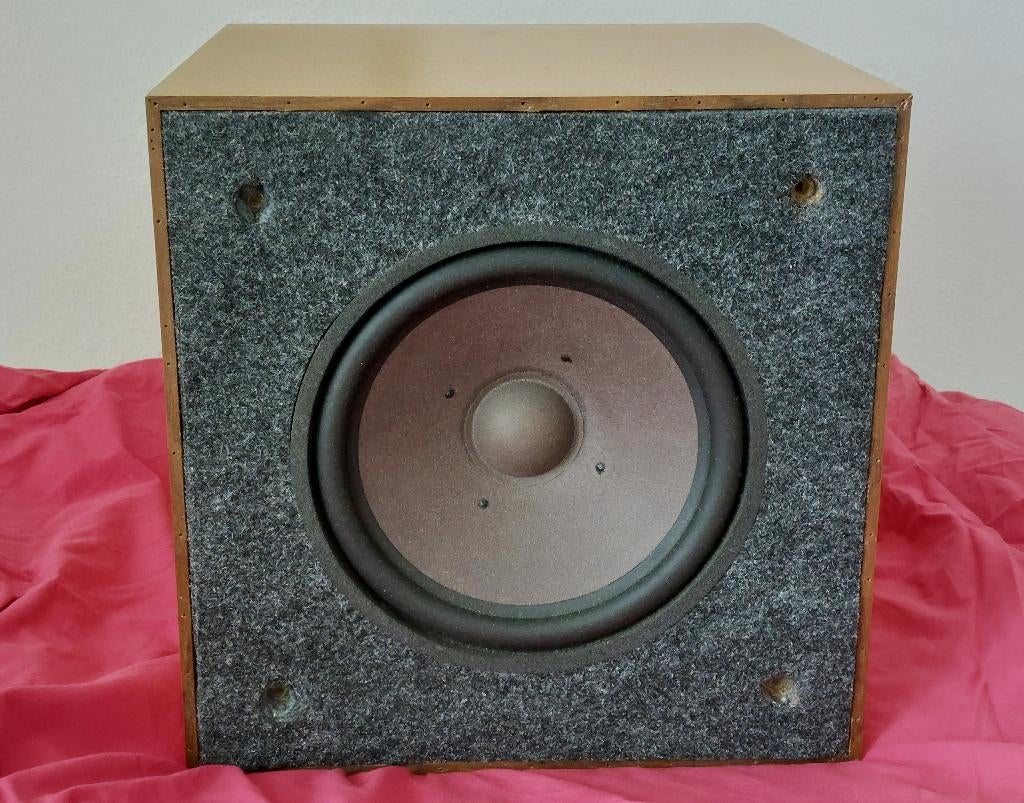 REVOX SUBWOOFER ”PICCOLO-BASS’’, Subwoofer, Zo goed als nieuw, 60 tot 120 watt, Ophalen