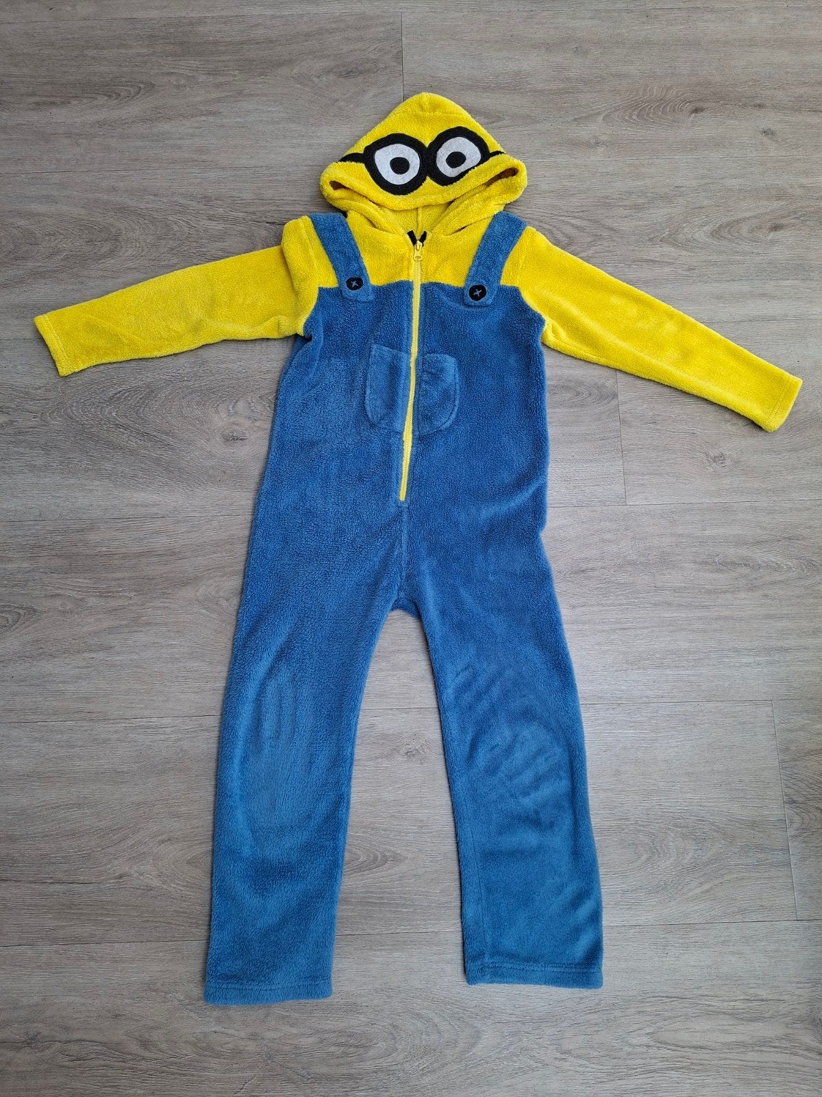 Minion Onesie -  (Maat 6/8 jaar), Kinderen en Baby's, Ophalen of Verzenden, Zo goed als nieuw, Minion, Jongen of Meisje