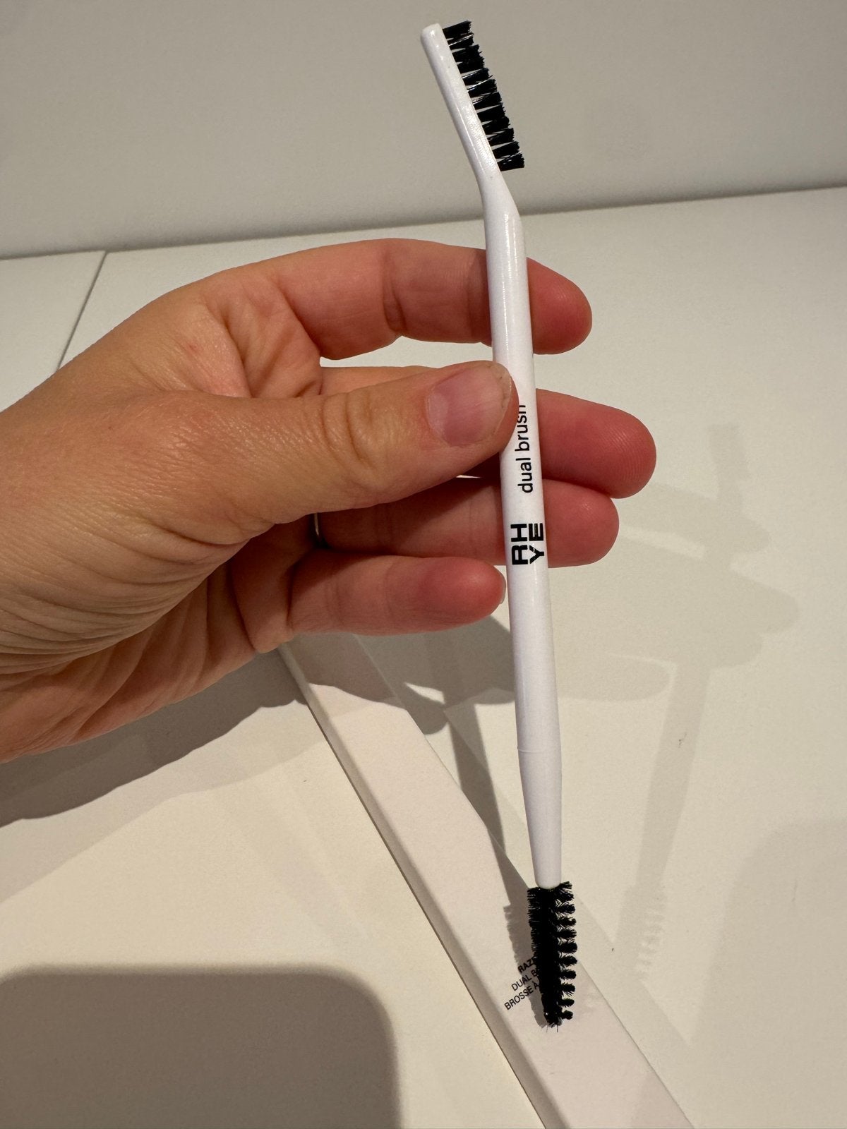 RH YE Dual Brush - Wenkbrauw en Wimpers Borstel, Ogen, Wit, Nieuw, Ophalen of Verzenden