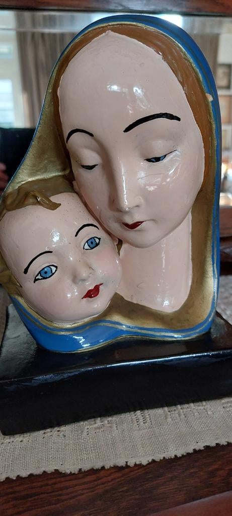 Goed geconserveerd, vintage art deco beeld. Moeder en kind., Ophalen