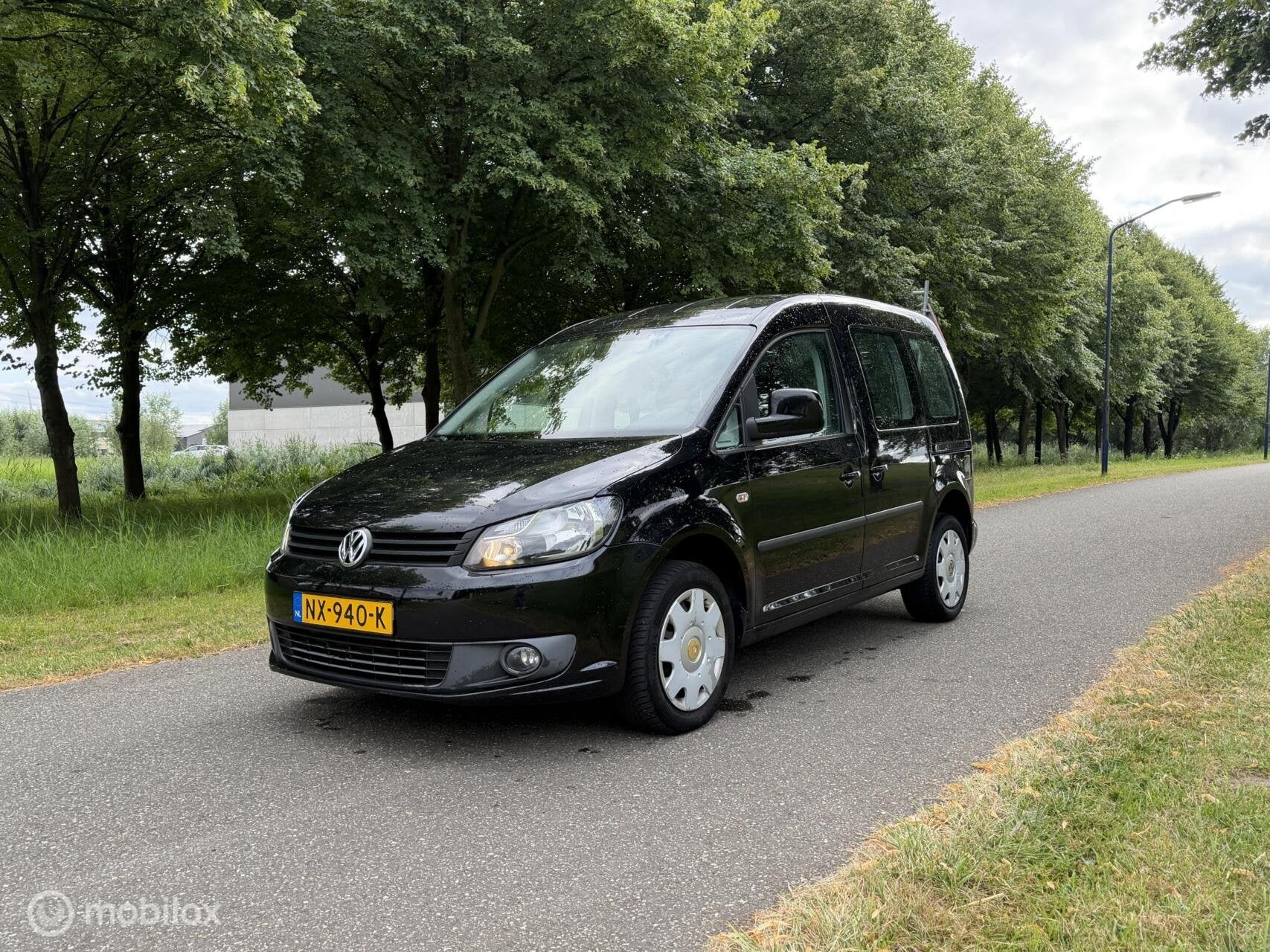 Volkswagen Caddy Combi 1.2 TSI Trendline*5 PERS*NW APK*AIRCO, Voorwielaandrijving, Euro 5, Gebruikt, Zwart