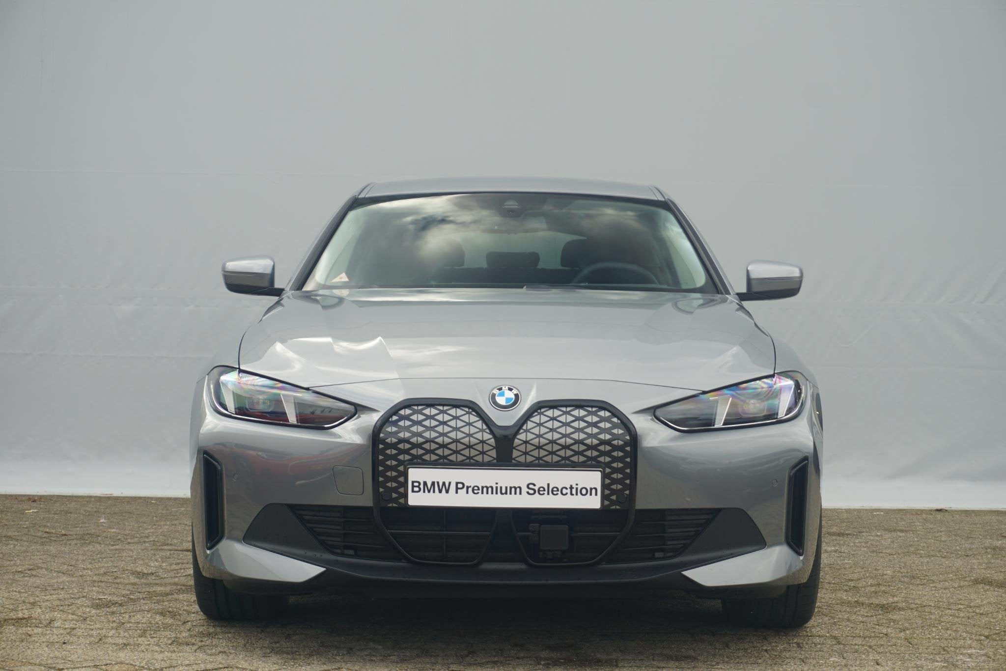 BMW i4 Gran Coupé eDrive35 | Comfort Pack / Active Cruise C, Auto's, Zwart, Automatische klimaatregeling, 31 min, 420 min