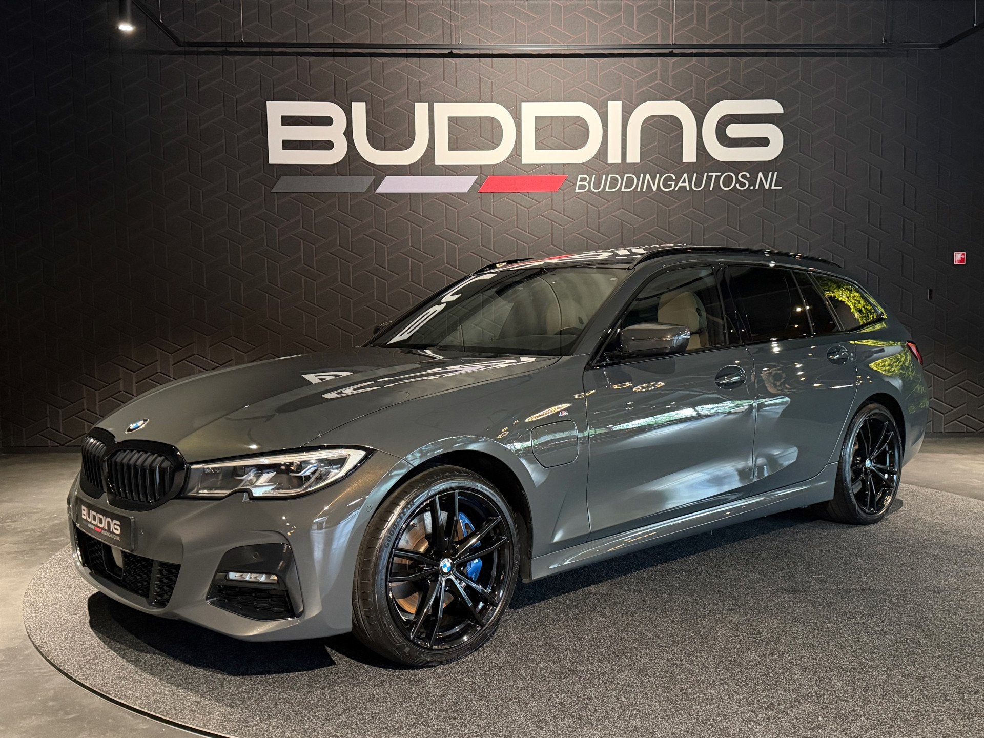 BMW 3 Serie Touring 330e xDrive High Exe | M-sport | Dravitg, Gebruikt, Euro 6, 4 cilinders, 1865 kg
