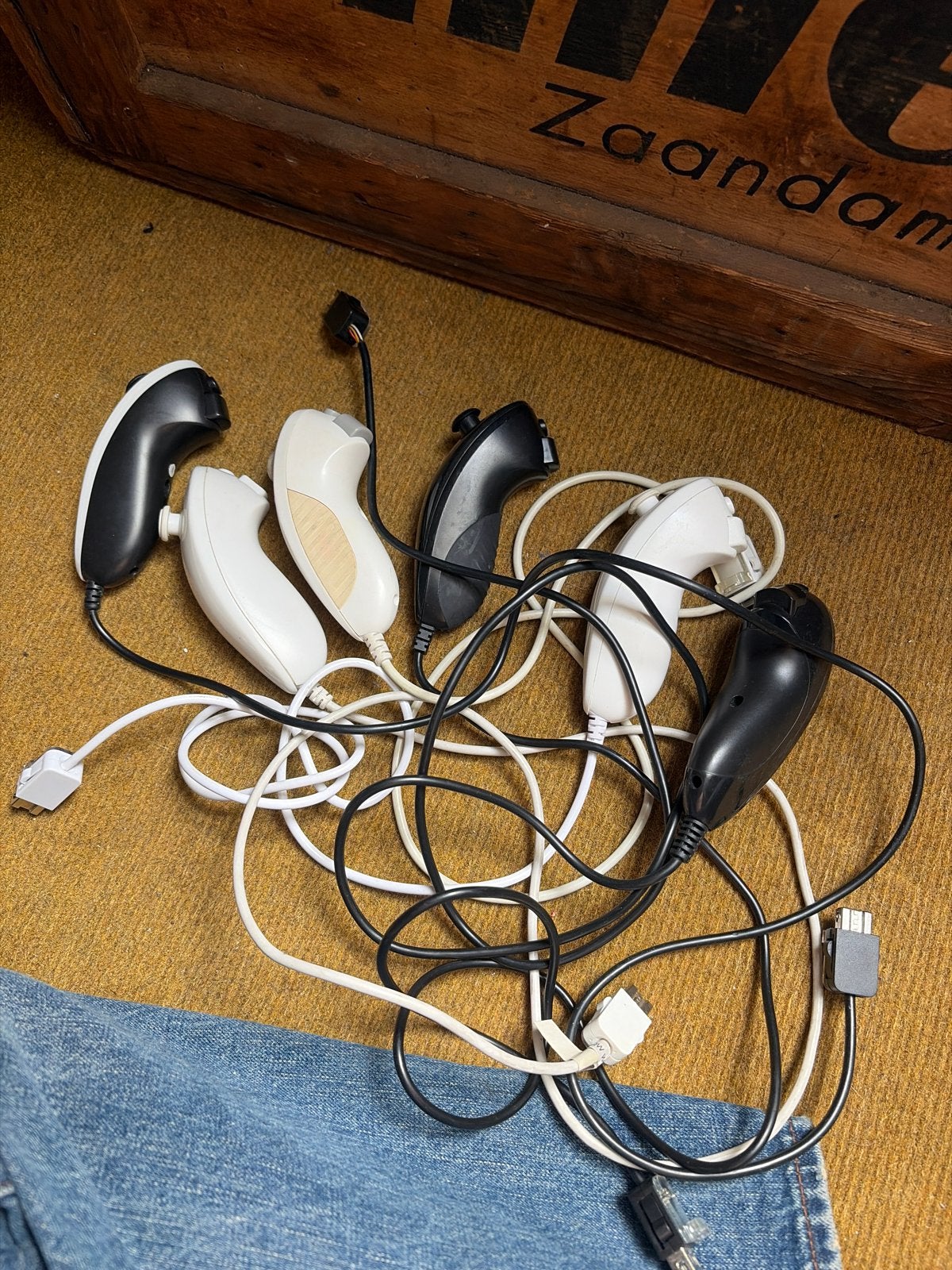 Wii nunchucks - diverse kleuren, Ophalen of Verzenden, Gebruikt, Met 3 controllers of meer