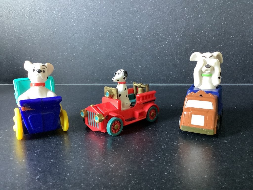 3x 101 Dalmatiërs in rijdende voertuigen Disney 5 euro, Ophalen of Verzenden, Zo goed als nieuw