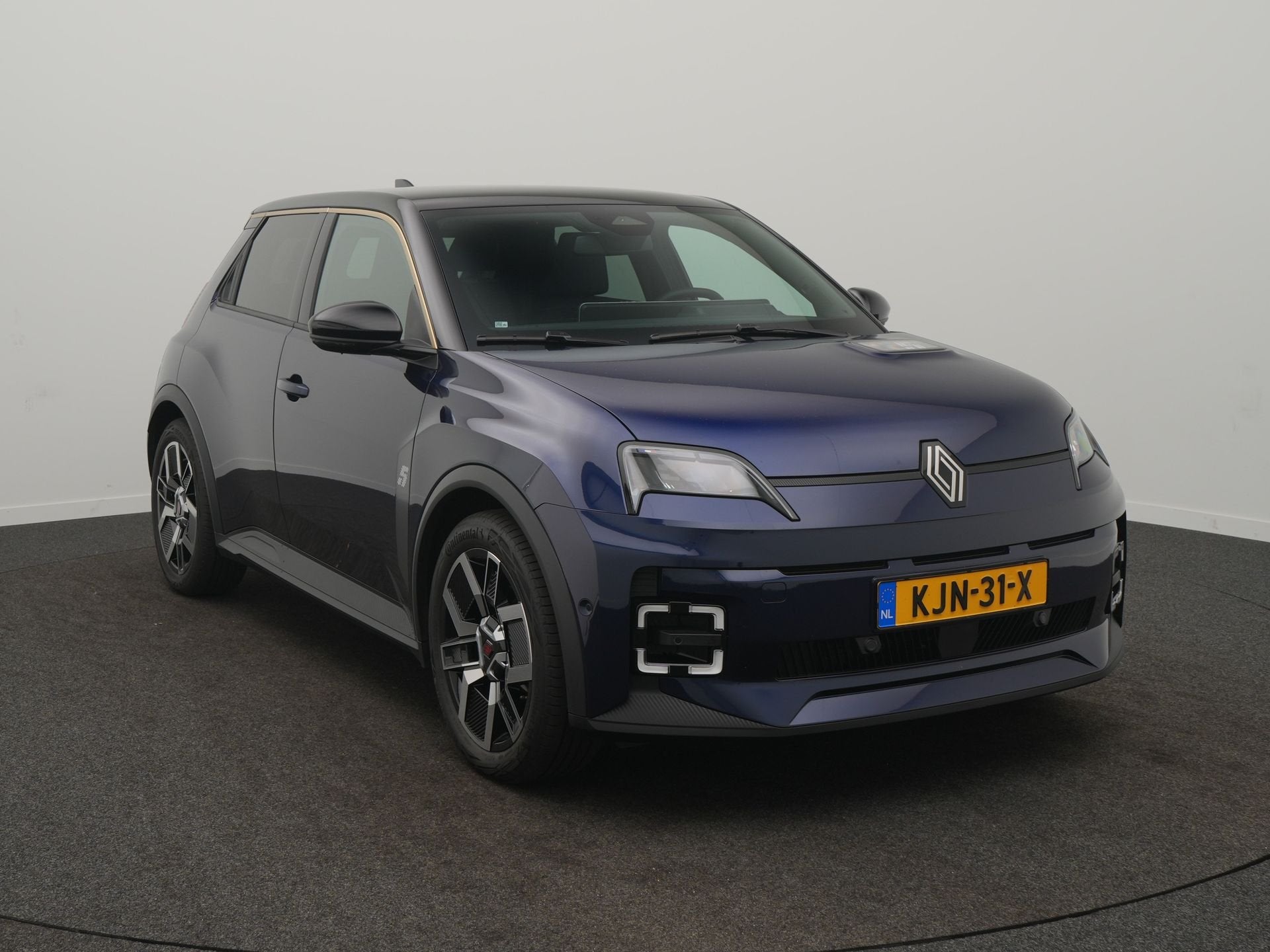 Renault 5 comfort range techno 52 kWh - Demo - V2G Lader - P, Stof, Gebruikt, Zwart, Origineel Nederlands