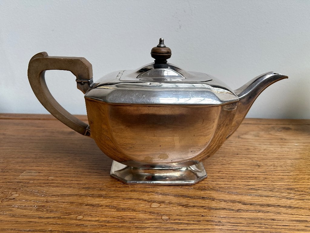 Verzilverde theepot, Art Deco model, Ophalen