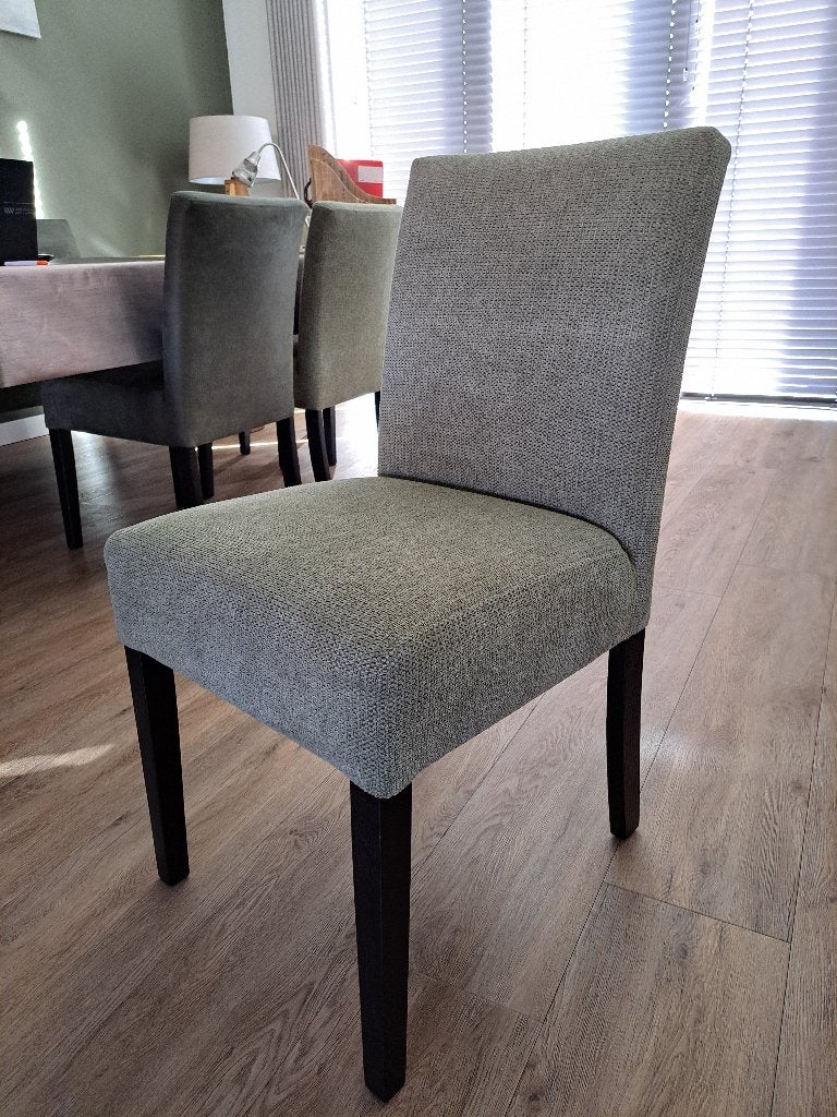 Eetkamerstoelen 4 stuks slechts 120 euro, Ophalen, Overige kleuren, Zo goed als nieuw, Vier