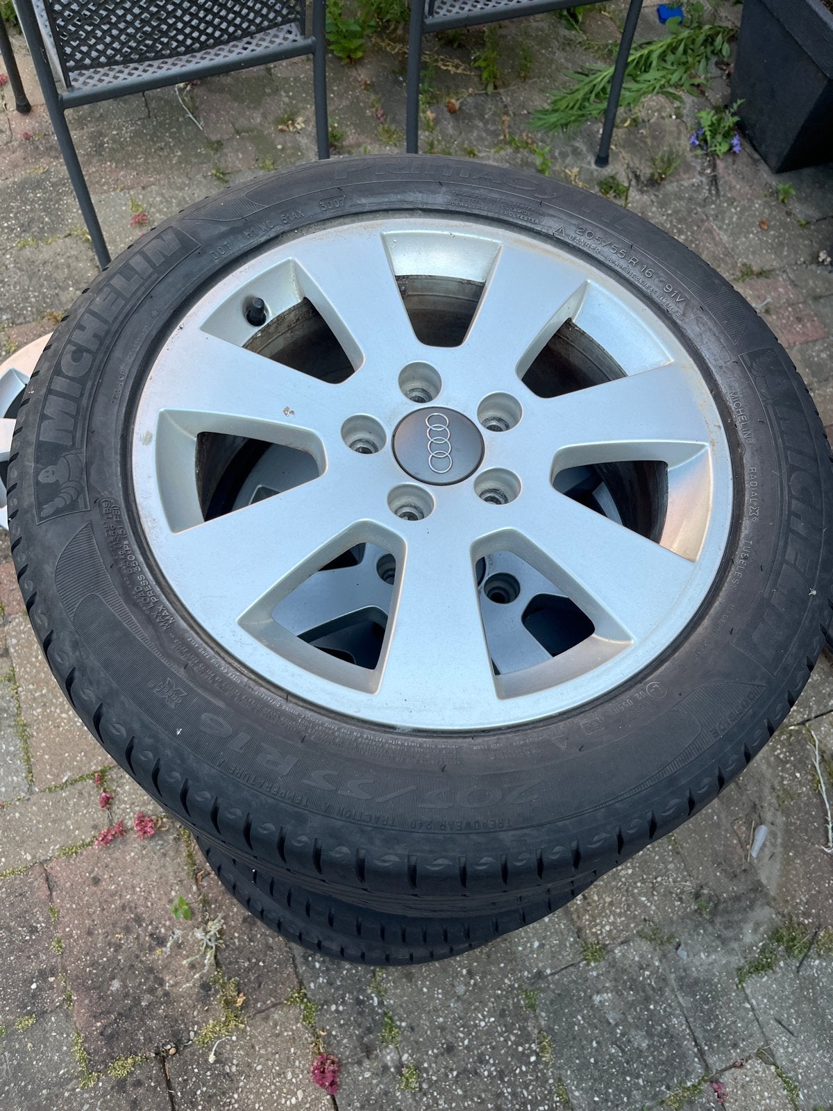 Audi velgen met banden 205/55R16, Ophalen, Zo goed als nieuw