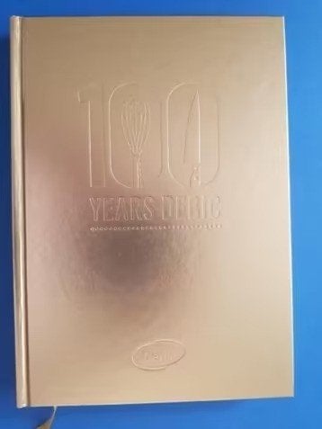 100 Years of Debic (tekst: Nederlands) Frieslandcampina, Verzenden, Zo goed als nieuw, Italië