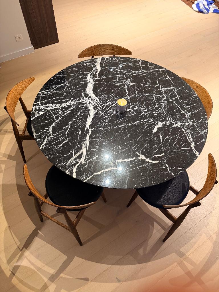 Tulip Saarinen eettafel rond 137 Nero Marquina NIEUW!, Huis en Inrichting, Tafels | Eettafels, Ophalen, Rond, Nieuw, Vijf personen of meer