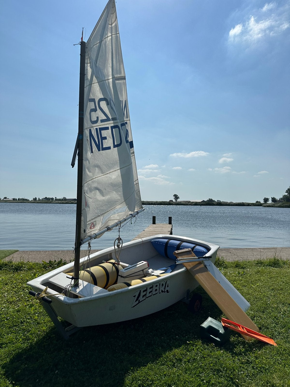 Optimist wedstrijd zeilboot met extra zeil en strandtrailer, Ophalen, Gebruikt, Overige typen, Zeilboot