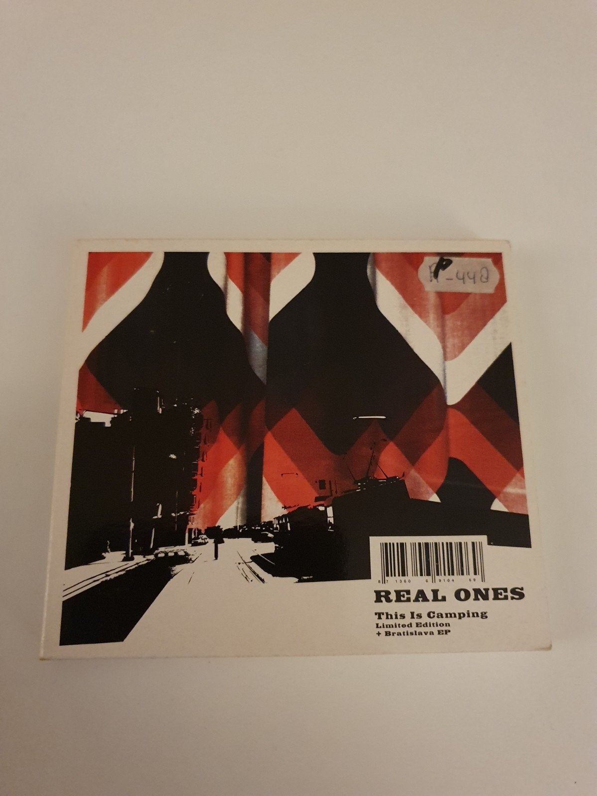 Real Ones - This is camping. 2cd. 2004
Limited edition + Bra, Cd's en Dvd's, Ophalen of Verzenden