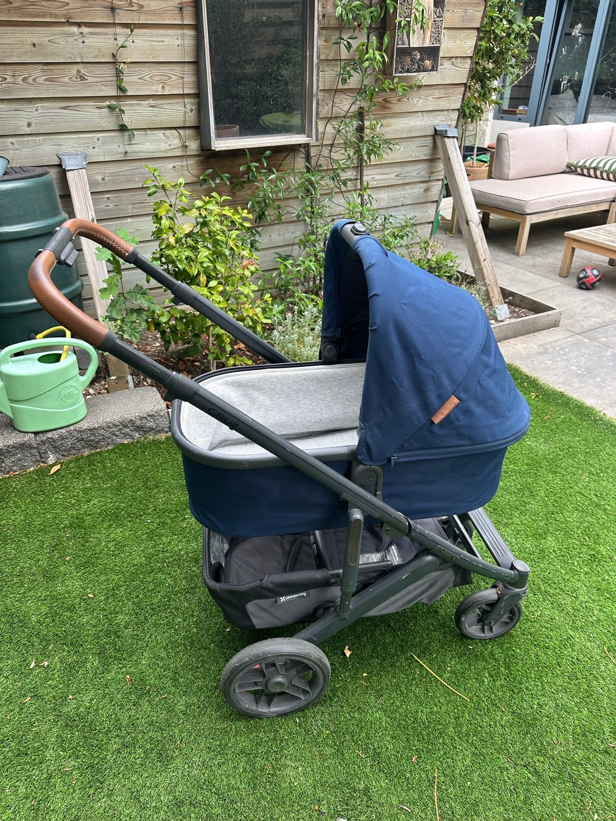 Uppababy Cruz V2 kinderwagen - Donkerblauw (2022), Kinderen en Baby's, Kinderwagens en Combinaties, Zo goed als nieuw, Combiwagen