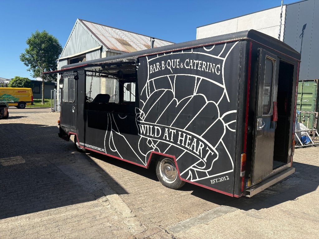 FOODTRUCK: Belastingvrij & mag alle milieuzones in!, 4 cilinders, Overige bekleding, 1 stoelen, Zwart