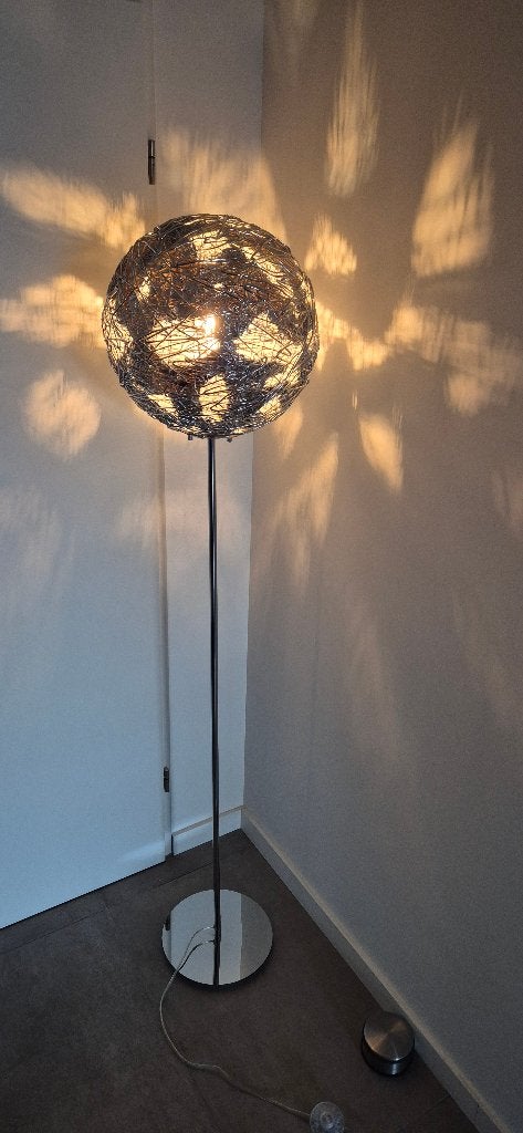 Zilverkleurige vloerlamp van Coco Maison (Henders & Hazel), Ophalen, Design, E27 (groot), Zo goed als nieuw