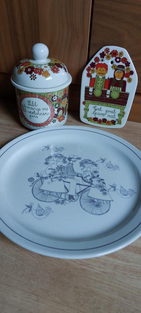 3 stuks Turi design, Folklore en Picnic, Huis en Inrichting, Keuken | Servies, Ophalen of Verzenden, Porselein, Overige stijlen