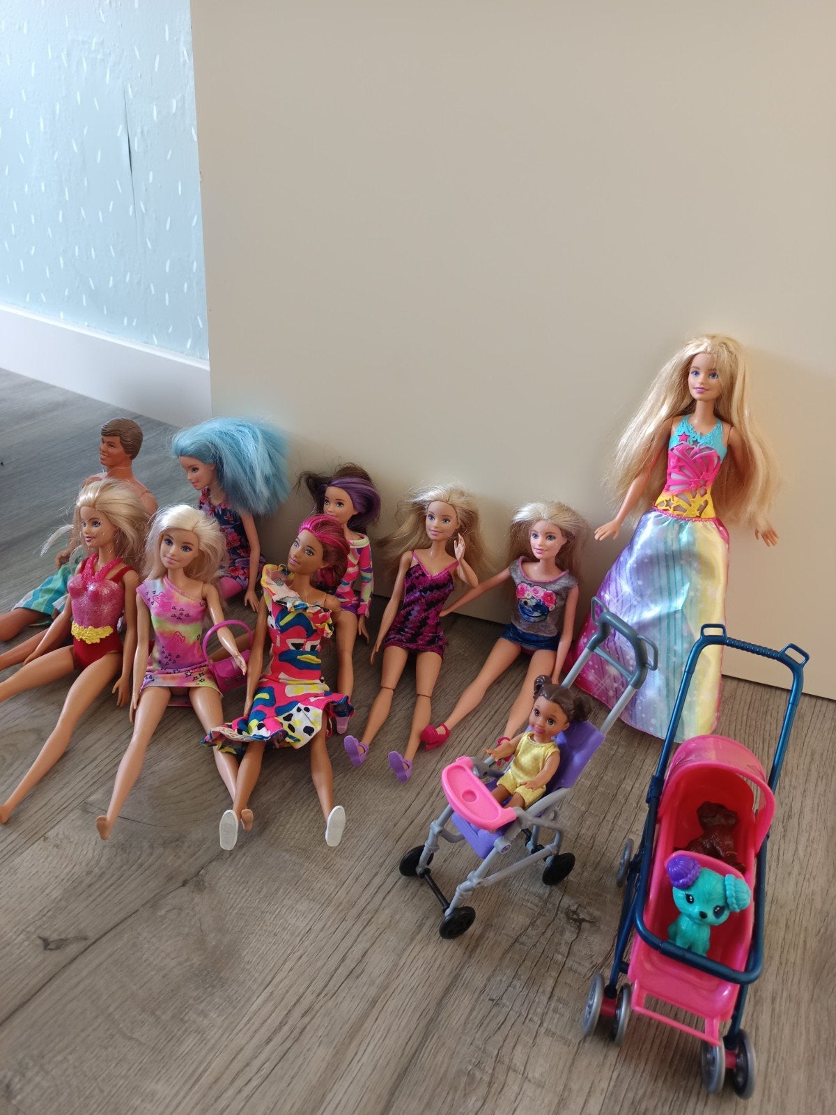 Grote collectie Barbiepoppen en accessoires, Kinderen en Baby's, Ophalen of Verzenden, Gebruikt, Barbie